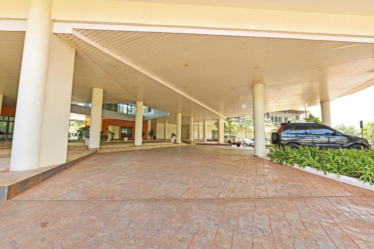 Capital O 90614 Cvia Ummul Hotel パダン・ブサール エクステリア 写真