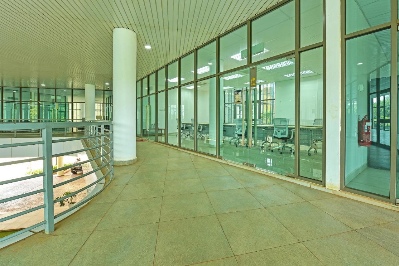 Capital O 90614 Cvia Ummul Hotel パダン・ブサール エクステリア 写真