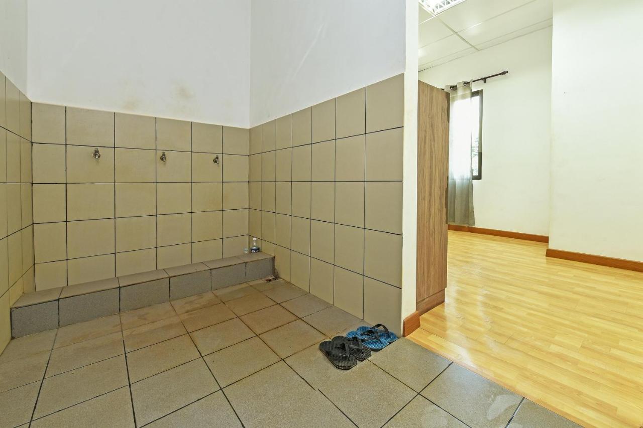 Capital O 90614 Cvia Ummul Hotel パダン・ブサール エクステリア 写真