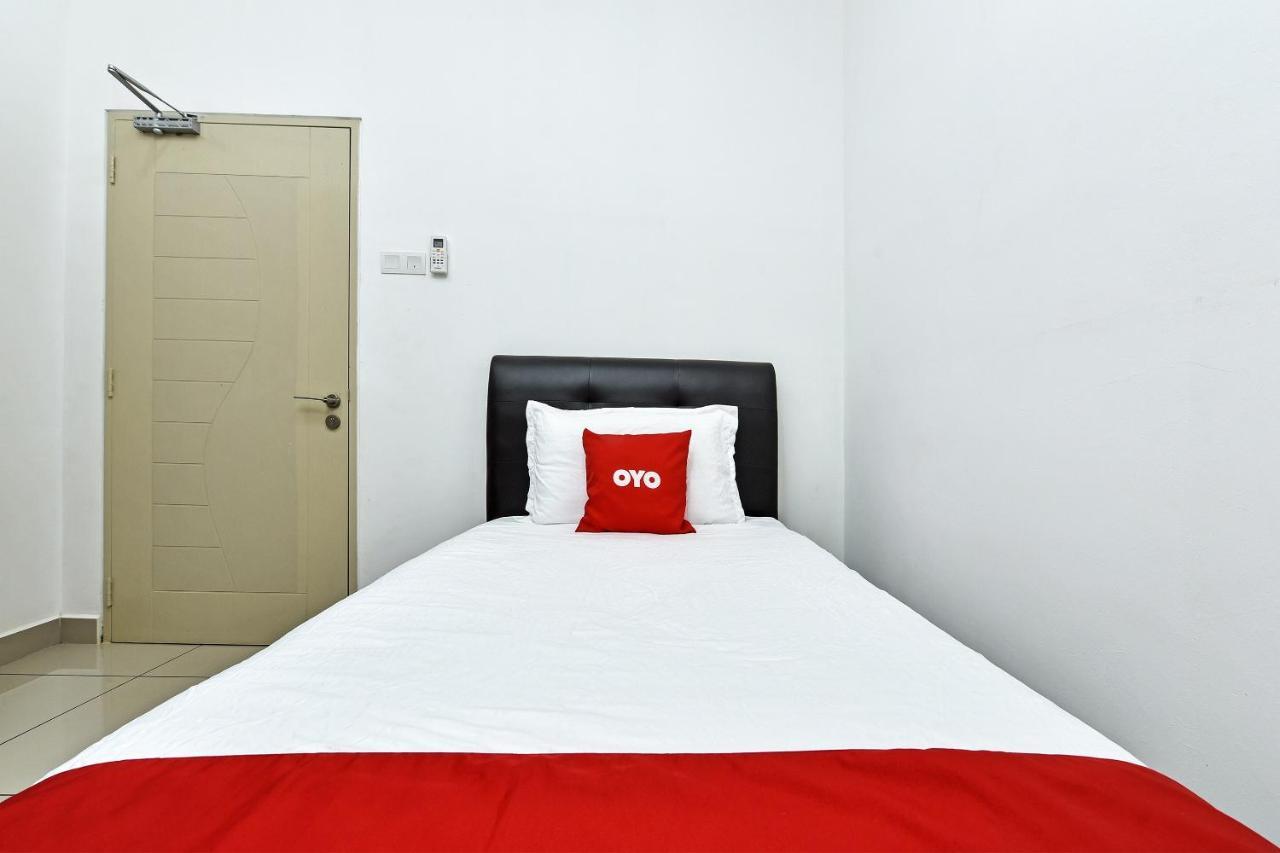 Capital O 90614 Cvia Ummul Hotel パダン・ブサール エクステリア 写真