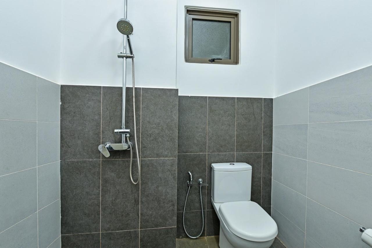 Capital O 90614 Cvia Ummul Hotel パダン・ブサール エクステリア 写真
